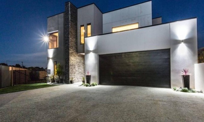 Hawley Beach House | Hawley Heaven - a stones throw from the beach