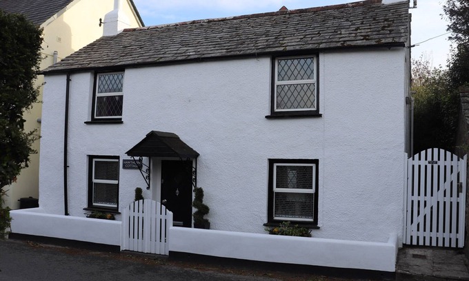 St Teath Cottage | HAWTHORN COTTAGE, pet friendly, country holiday cottage in St Teath