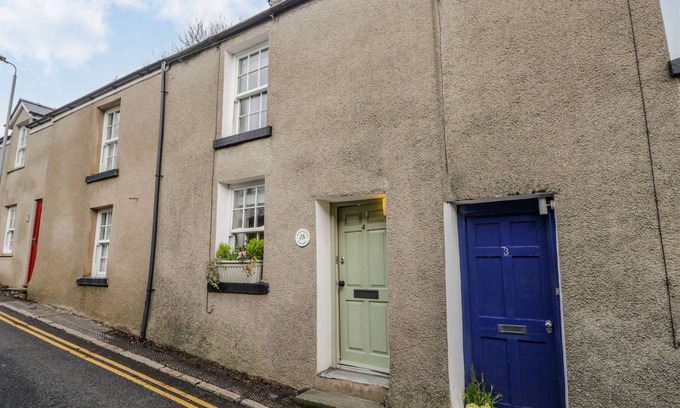 Newland Near Ulverston Cottage | HAWTHORN COTTAGE, pet friendly, with open fire in Ulverston