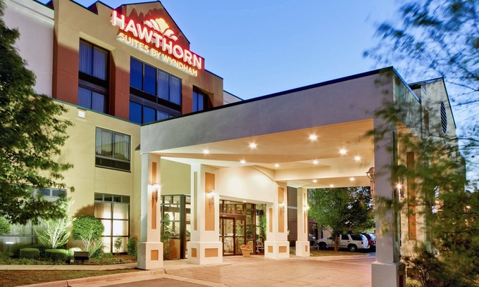 Midwest City Hotel | Hawthorn Suites by Wyndham Midwest City Tinker AFB