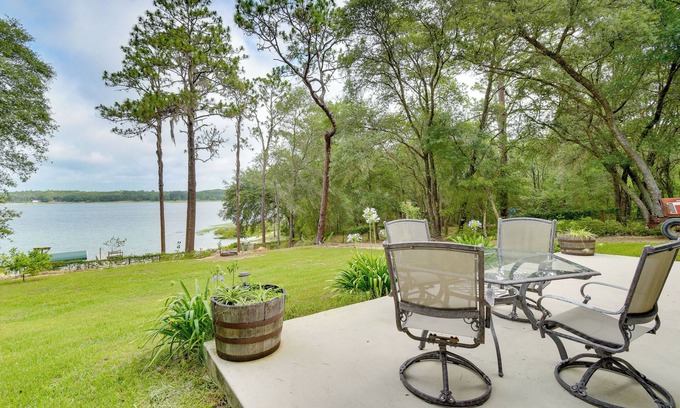 Putnam Hall House | Hawthorne Vacation Rental w/Access to Cue Lake