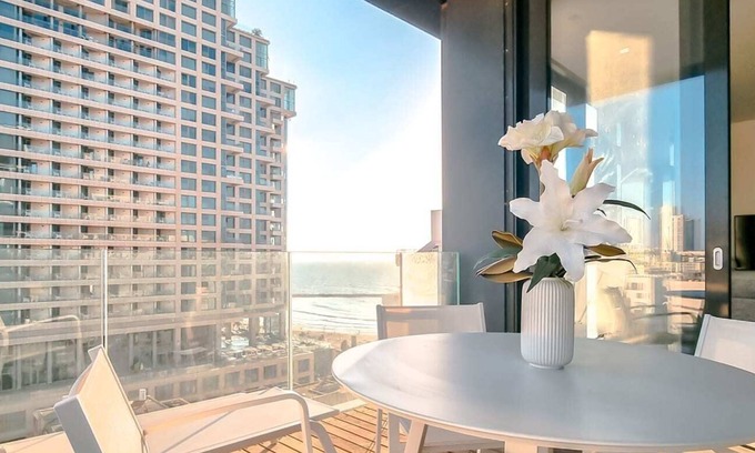 Kerem HaTeimanim Apartment | HaYarkon Orchide - One Bedroom Apartment, Sleeps 3