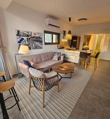 Kerem HaTeimanim Apartment | Hayarkon Superior Suite TLV Beach