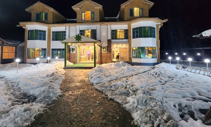Anantnag District Hotel | Hayat Residency