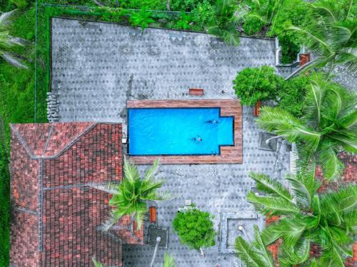 Kozhinjampara House | Haydays Farm Stay AC Container House with Pool