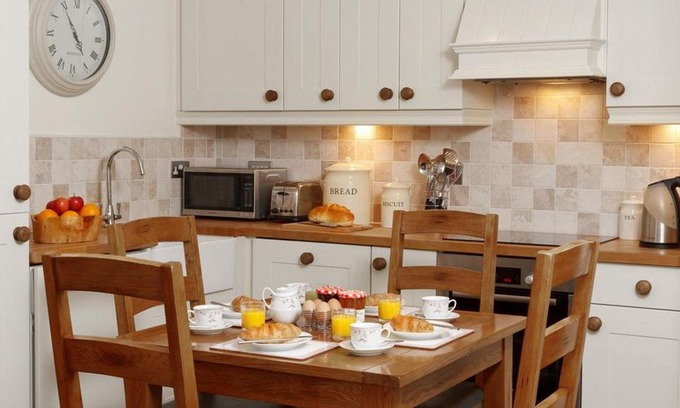 Abergavenny House | Hayman's Old Stable Cottage