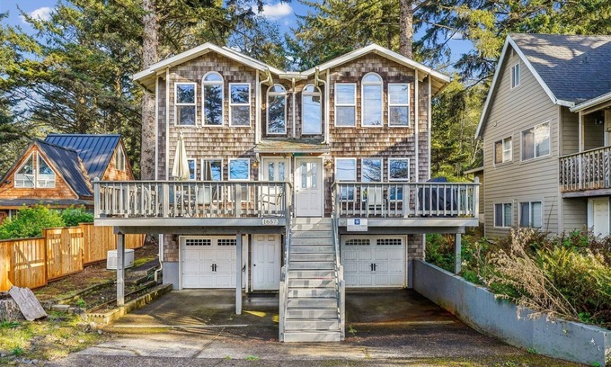 Cannon Beach House | Haystack Villa - New Dog Friendly Listing! - Beachcomber Vacation Homes