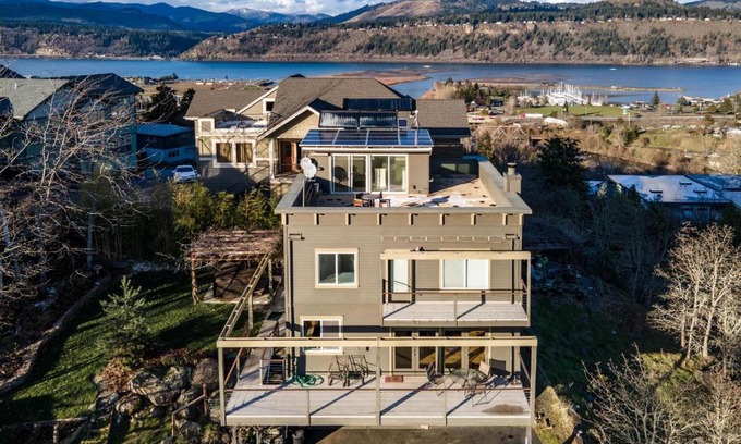 Hood River House | Hazel House 30 day minimum