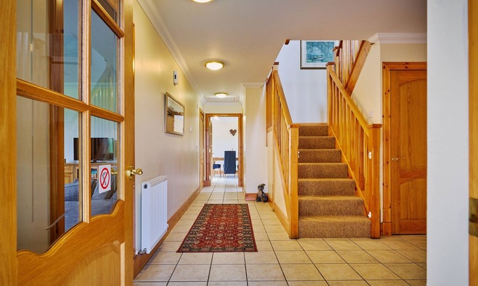 Blairgowrie Cottage | HAZEL LODGE, pet friendly, with open fire in Alyth