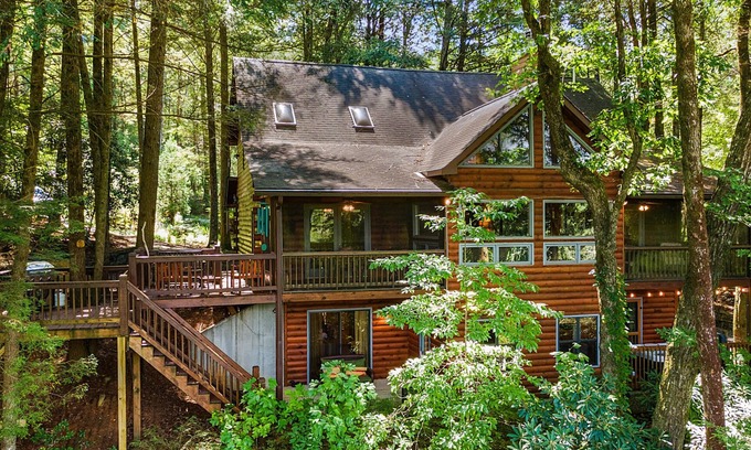 Cherry Log House | Hazy Hideaway - Cherry Log, GA
