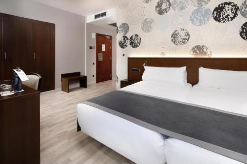 Eixample Hotel | HCC Taber