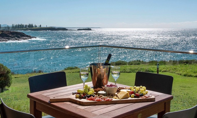 Kiama Apartment | Headland Hideaway - spectacular sea views!