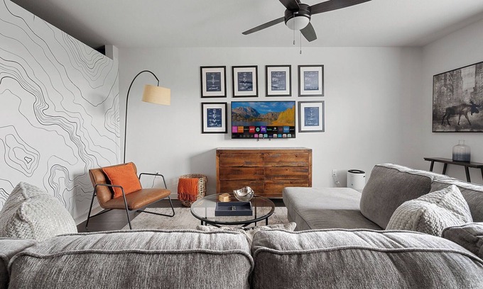 Dallas Apartment | Heal & Fly: Comfy Dallas 1BR | Pool & Gym UTSW