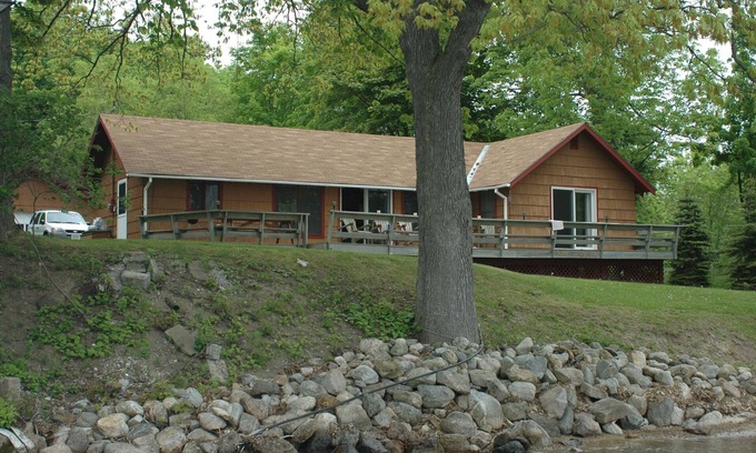 North Lake George Cottage | Heart Bay on Lake George - 2 Bedroom Cottage, Private Dock