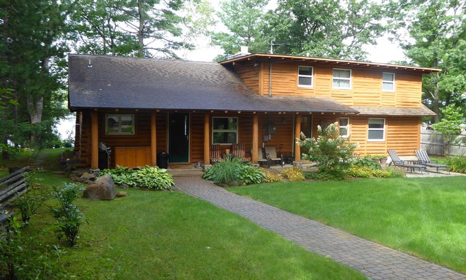 Gaylord Cottage | Heart Lake Log Home, 4 BOATS, Sandy Lake; Family Vacation. SPECIAL RATES 8/14-23
