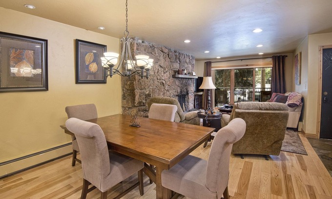 Avon Condo | Heart of Avon| 2 Masters| Large Bunk Room| Spacious Condo| Free Ski Shuttle