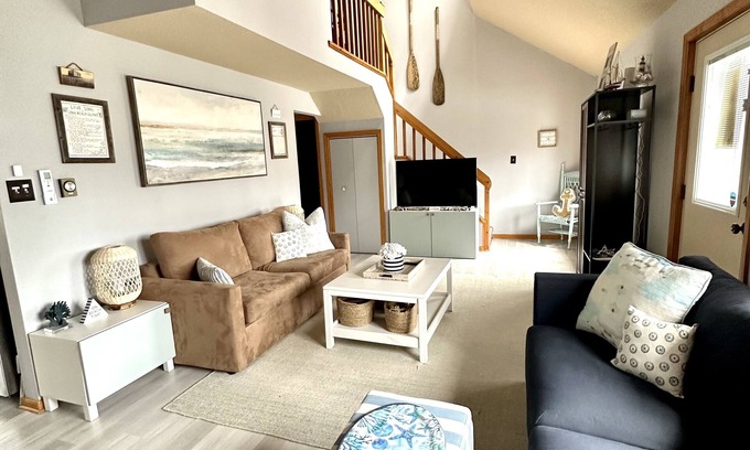 Beach Haven Condo | Heart of Beach Haven: 2 bed/2 full bath, newly renovated condo
