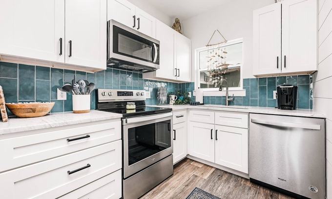 Santa Rosa Beach House | Heart of Blue Mtn., Chic Townhome In BMB, 3min Walk to Beach & Pool!
