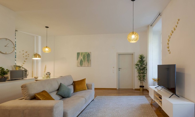 Bellinzona Apartment | Heart of Châteaux & 5 Star Relais among the castles of Bellinzona