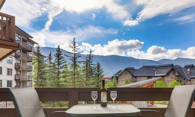 Copper Mountain Village Condo | Heart of Copper-Slope Views,Steps 2 Lift,Hot tub