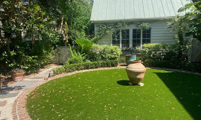 Ansonborough Cottage | Heart of Downtown, Quiet, Private Cottage