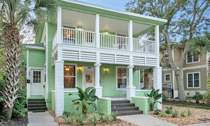 Downtown Historic District House | Heart of Downtown St. Aug, Roomy Duplex, Walk Everywhere!