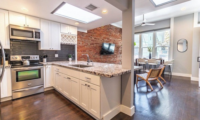 Gaslamp Quarter Apartment | Heart of Gaslamp Luxury Interior | 2BR + Sleeps 5!