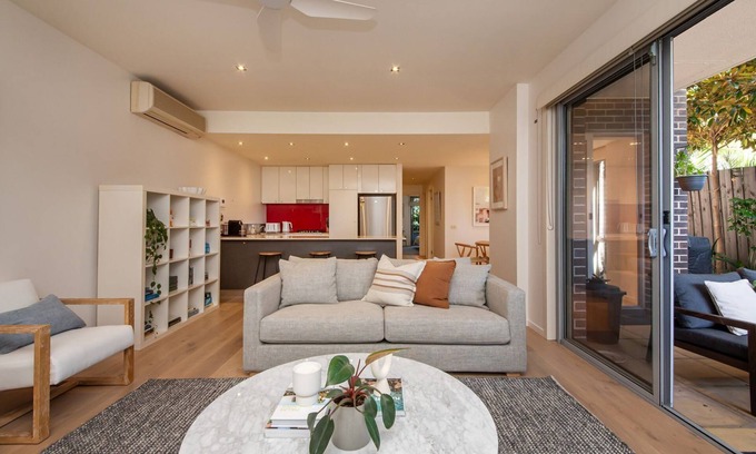 Hampton Apartment | Heart of Hampton by the Beach