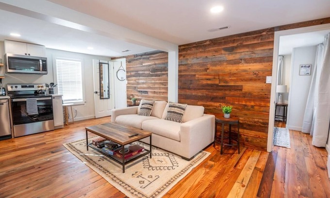North Charleston Apartment | Heart of Park Circle - 2 Bedroom