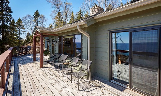 Schroeder Cottage | Heart of Superior Lake Cabin: 15 Mi to Lutsen Mtn!