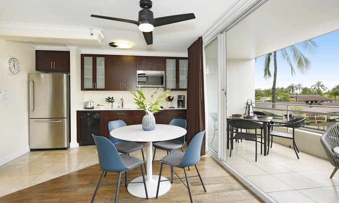 Waikiki Condo | Heart of Waikiki Corner Unit just a short walk to Beach and Restaurants!