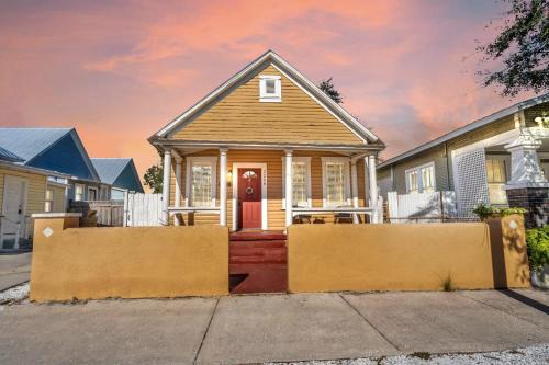 East Ybor House | Heart of Ybor City 3bedroom walk to 7th ave
