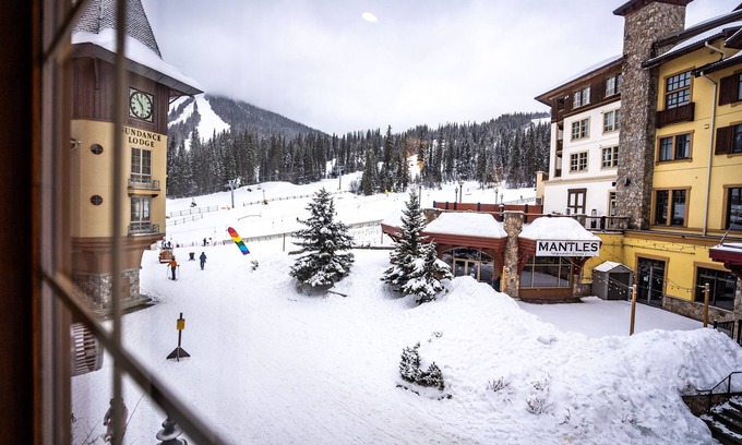Sun Peaks Hotel | Hearthstone Lodge #316