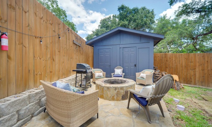 Canyon Lake Cottage | Heated Cocktail Pool & Spa: Canyon Lake Home