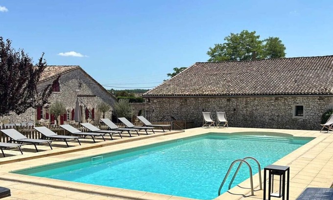 Saint-Andre-et-Appelles House | Heated pool, family friendly, stylish, convenient