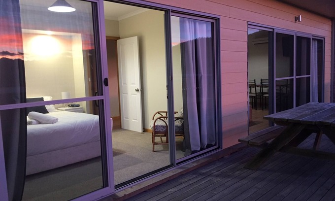 Four Mile Creek Resort | Heated outdoor pool . 25min from Bicheno and St Helens .