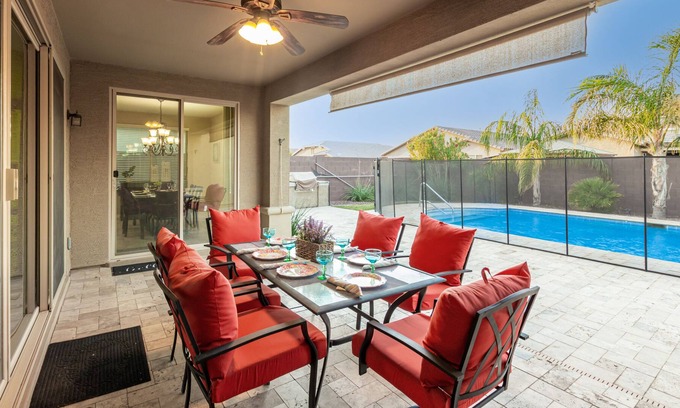 San Tan Valley House | Heated Pool! 2 King Bedrooms Perfect for Sharing! 30 Night min.