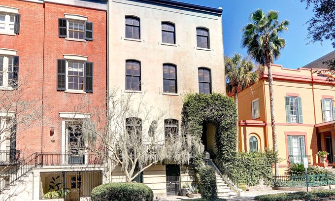 Historic Downtown Savannah House | Heated Pool Access | 5*Clean | Flex Cancelation |