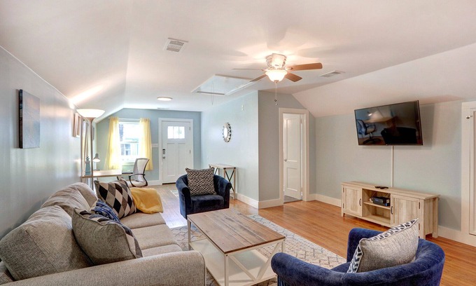Tybee Island Condo | Heated Pool Access, Walking distance to beach!