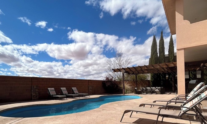 Page House | Heated Pool AmazingViews 4 Bed 3 Bath Great Location Horseshoe Bend