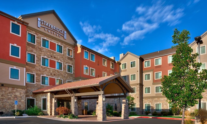 Midvale Apartment | Heated Pool & Hot Tub + Free Breakfast Buffet. Great Location! Close to Jordan Landing