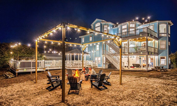 Carova Beach House | Heated pool, hotub, firepit oceanview, Wild Horses, 6 bed 7 baths