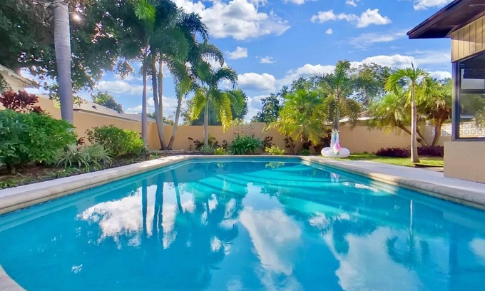 Tampa House | Heated Pool House walk from stadium
