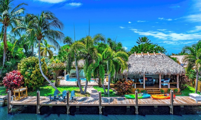 Cypress Lakes House | HEATED POOL + KAYAKS! TIKI HUT & 1 MILE TO BEACH!