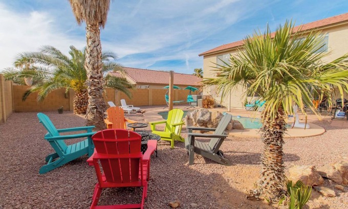 Casa Grande House | Heated Pool - King Bed - Firepit - Work Station