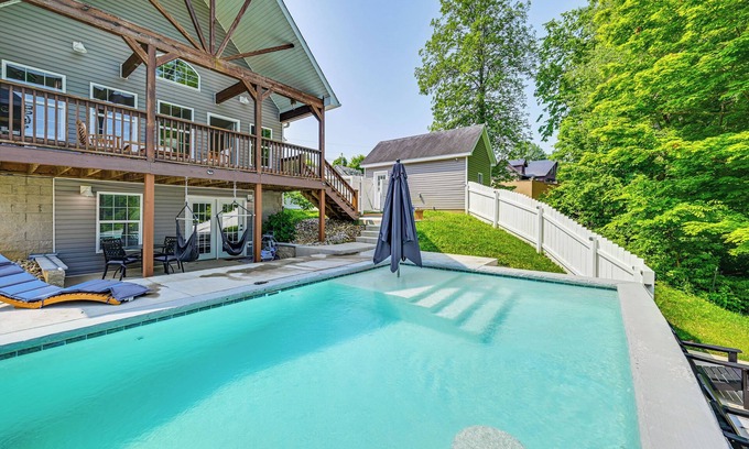 Mount Vernon House | Heated Pool, Lake Views & Dock: Mt Vernon Getaway!