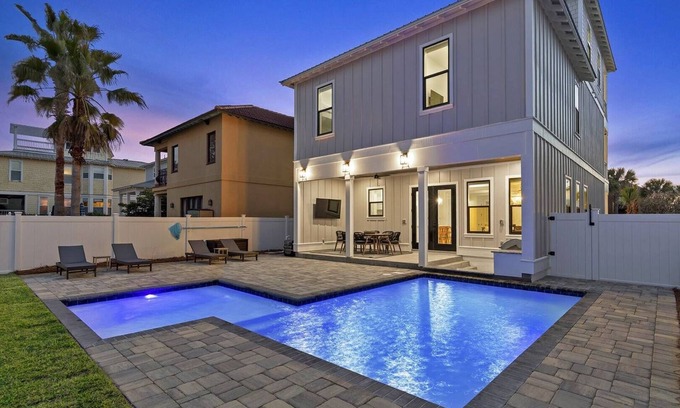 Emerald Waters Village House | Heated Pool, LSV, Steps to Beach! - Salty Sisters