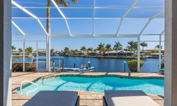 Pelican House | Heated Pool, Outdoor Kitchen, Sleeps 10! - Villa Bay Vista - Roelens Vacations