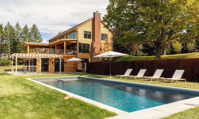 Hudson House | Heated Pool! Sauna! Gym! Stunning Retreat + Views!