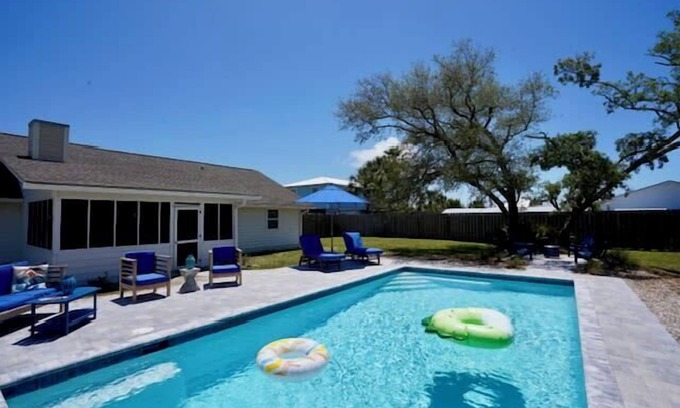 Port St. Joe House | Heated Pool Southern Mermaid Cottage Pet Friendly